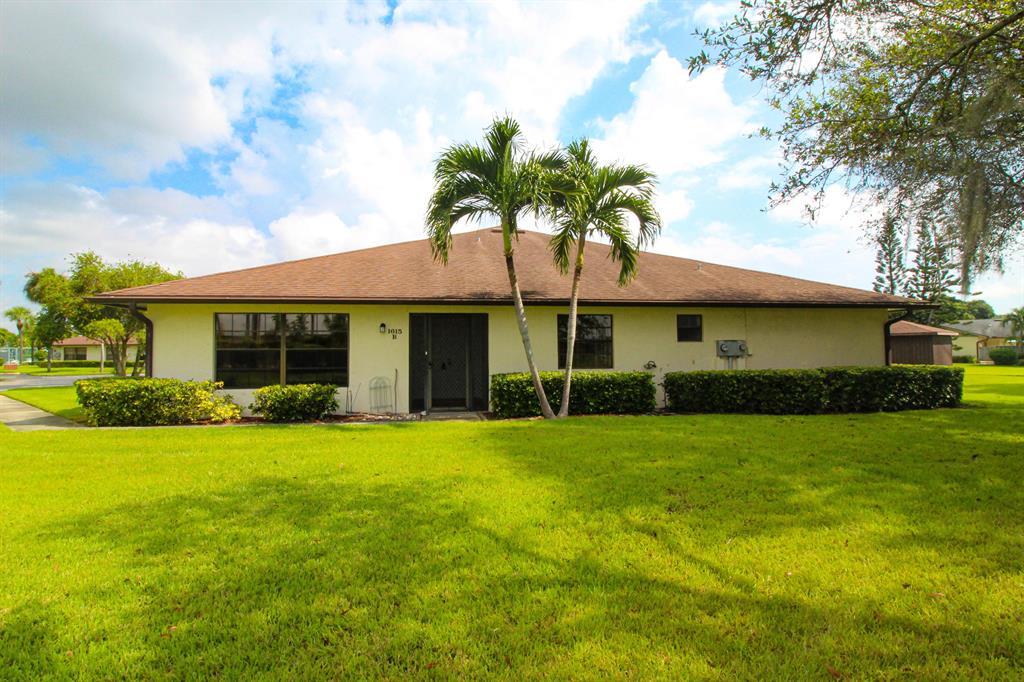 Newly remodeled 3 bedroom 2 bath with tile throughout. Brand new kitchen with white shaker soft close cabinets , granite and new stainless steel appliances. Private screen porch off of the master bedroom. Bathrooms have also been remodeled with new tile in master shower and new fixtures in both. All bedrooms have new ceiling fans hung in them. Close to beaches, downtown, hospitals, markets and more. The community is quiet and well manicured with walking trails, clubhouse, pool and more.