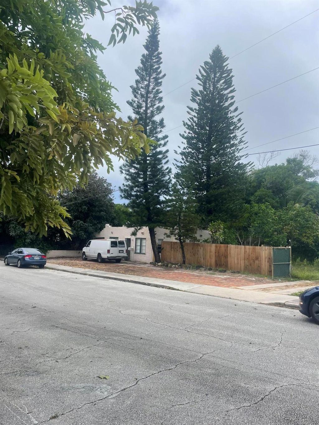 Photo of 818 Briggs Street, West Palm Beach, FL 33405 (MLS # R11130909)