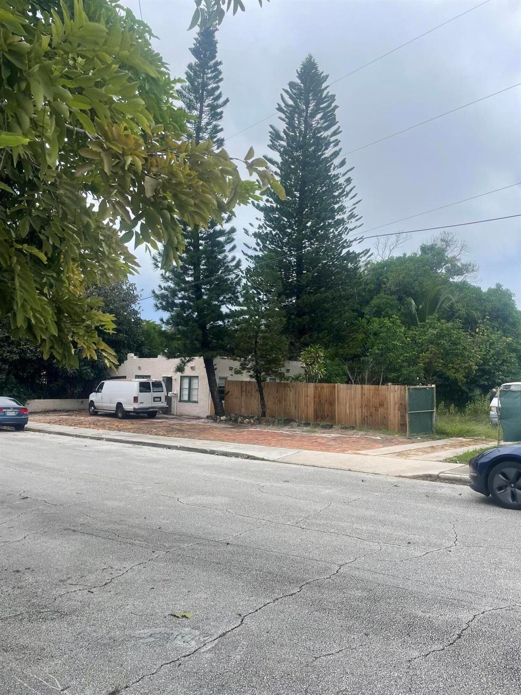 Photo of 818 Briggs Street, West Palm Beach, FL 33405 (MLS # R11130909)