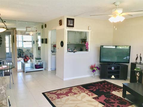 Photo of 7 Oakridge B #7, Deerfield Beach, FL 33442 (MLS # F10548923)