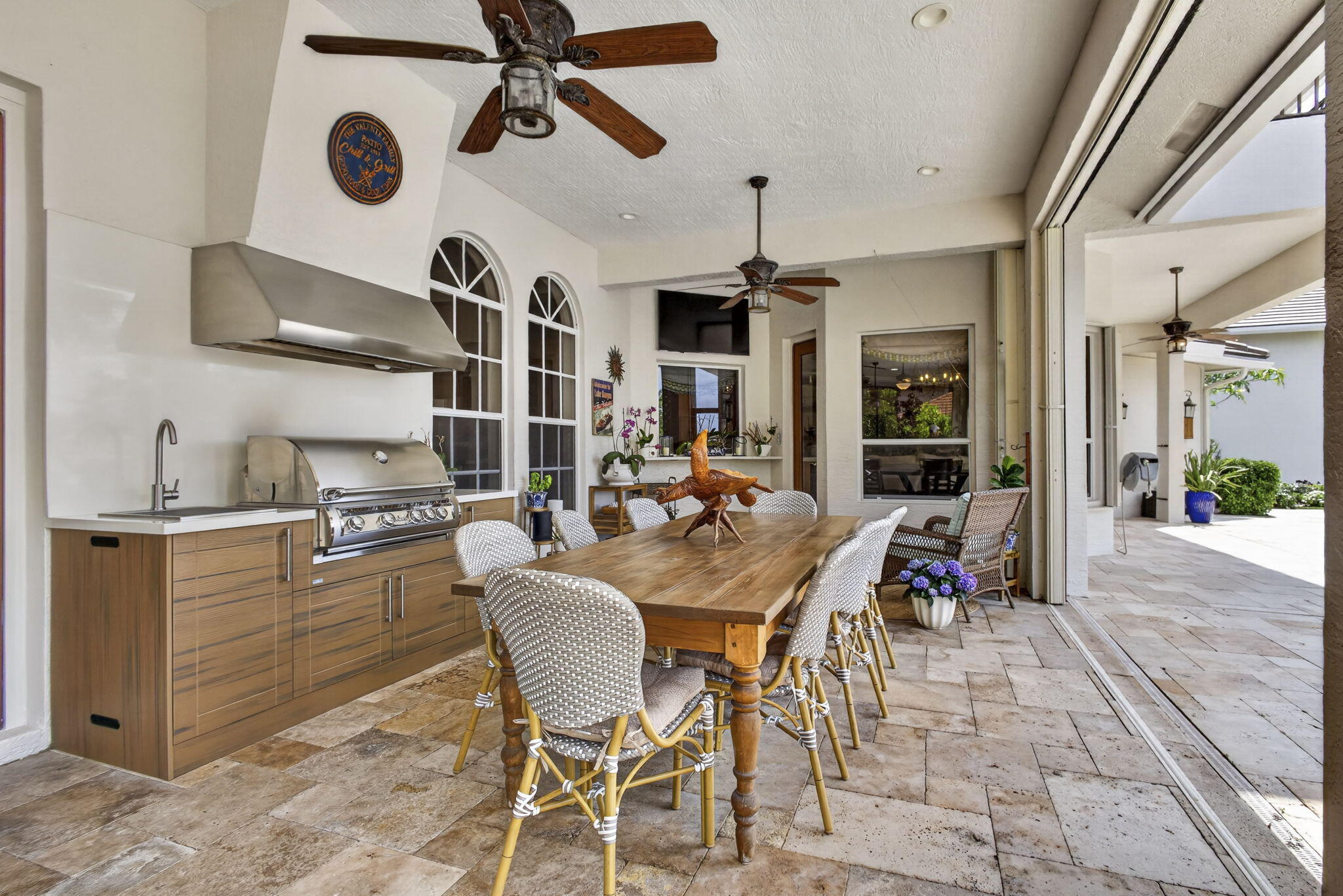8704 WENDY Lane E