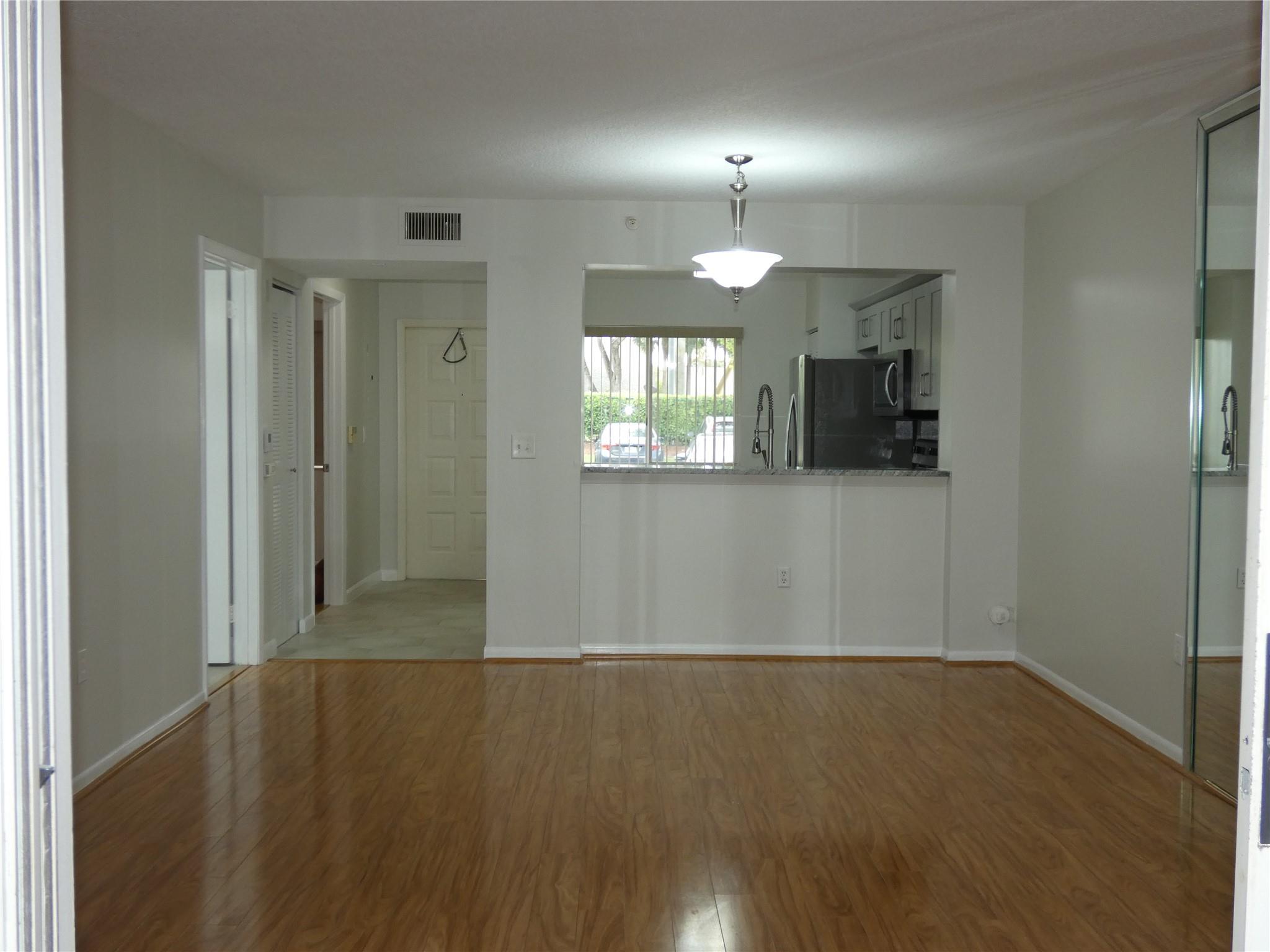 Weldon @ King's Point - Residential