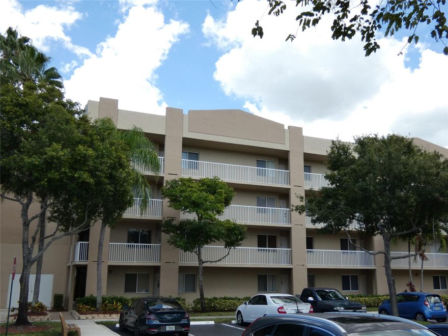 Ground-floor, corner unit in highly sought-after, guard-gated Weldon has professionally renovated kitchen and baths. Stainless Whirlpool package, gorgeous granite countertops, ample cabinetry with soft-close doors are fitted in the kitchen, which also has a food pantry and eat-in area. Construction just finished on the brand new bath area with beautiful walk-in shower and sliding glass doors. All cabinetry, countertops, fixtures, hardware and flooring changed out in kitchen and baths. Entire unit painted in a neutral palette and all popcorn ceilings removed. Master suite has walk-in closet and there is a peaceful water view from your screened-in patio. Use the large, nearby satellite pool or take advantage of all the wonderful amenities the King's Point lifestyle has to offer.