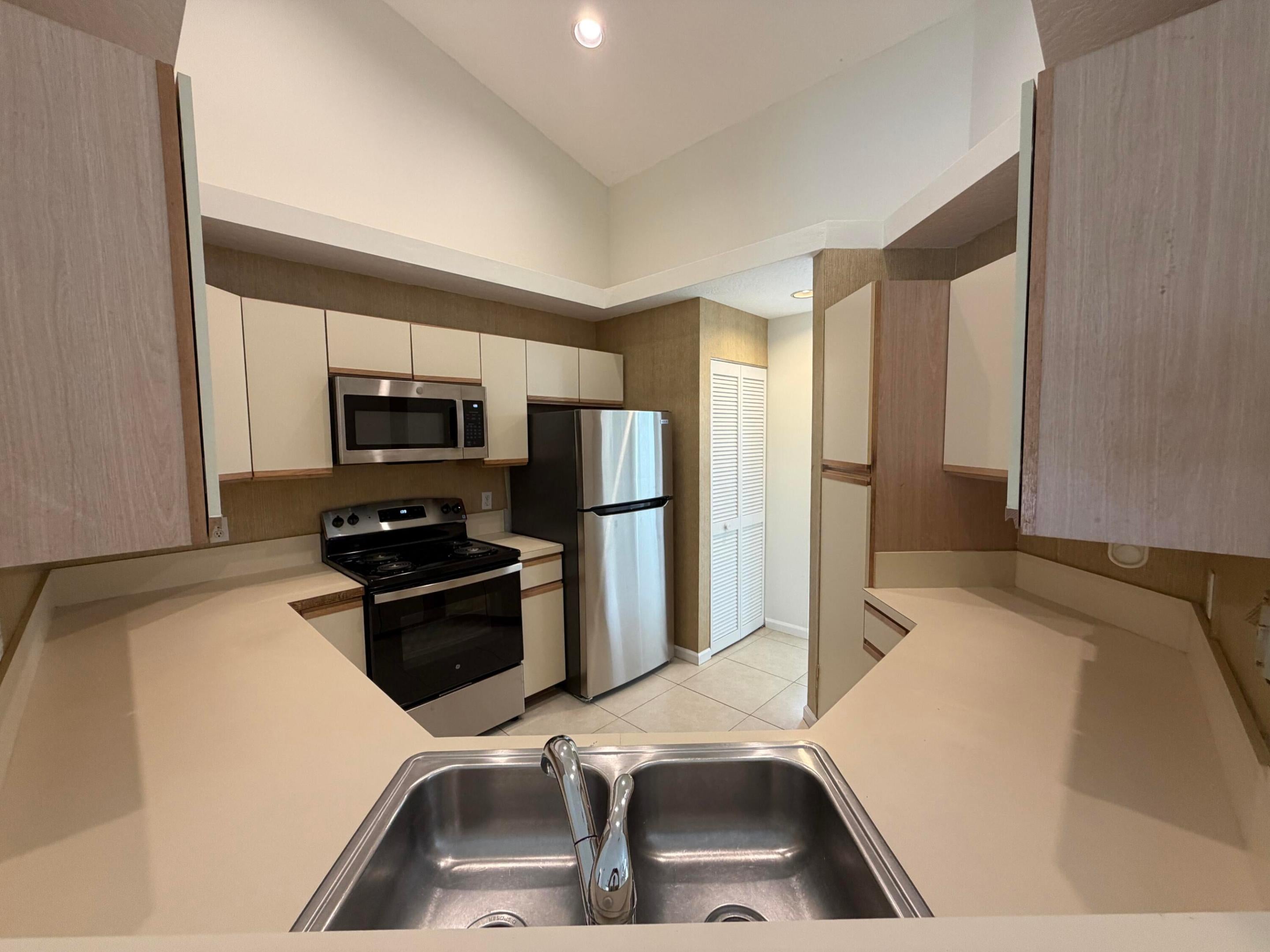 302 Muirfield Court