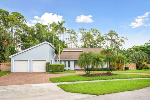 35 St Davids Way Wellington FL 33414