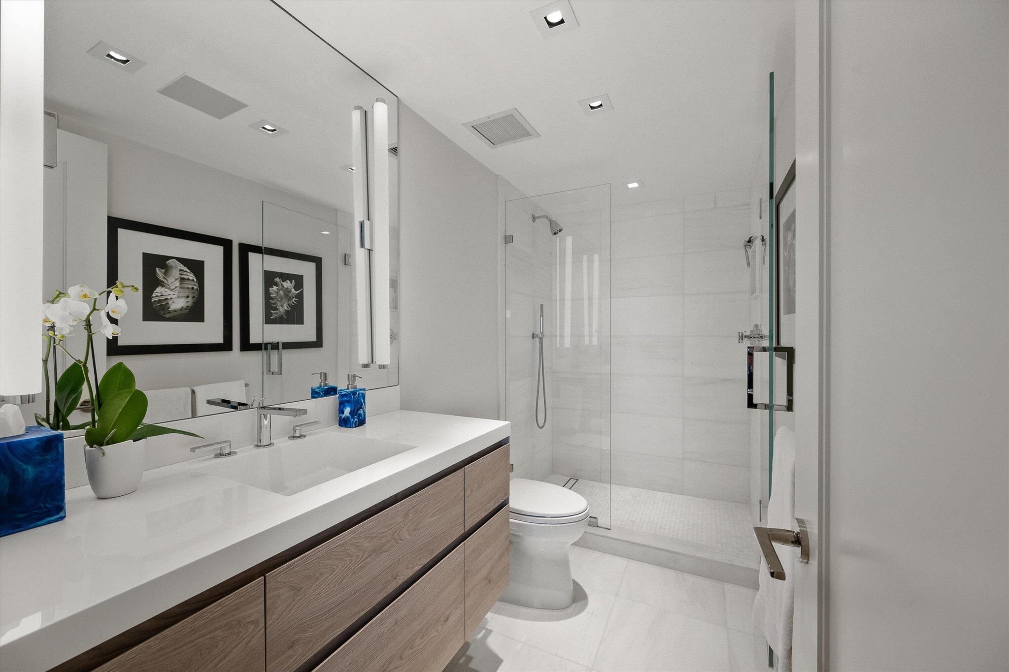 LAKE TOWERS COND UNIT 707 - Residential