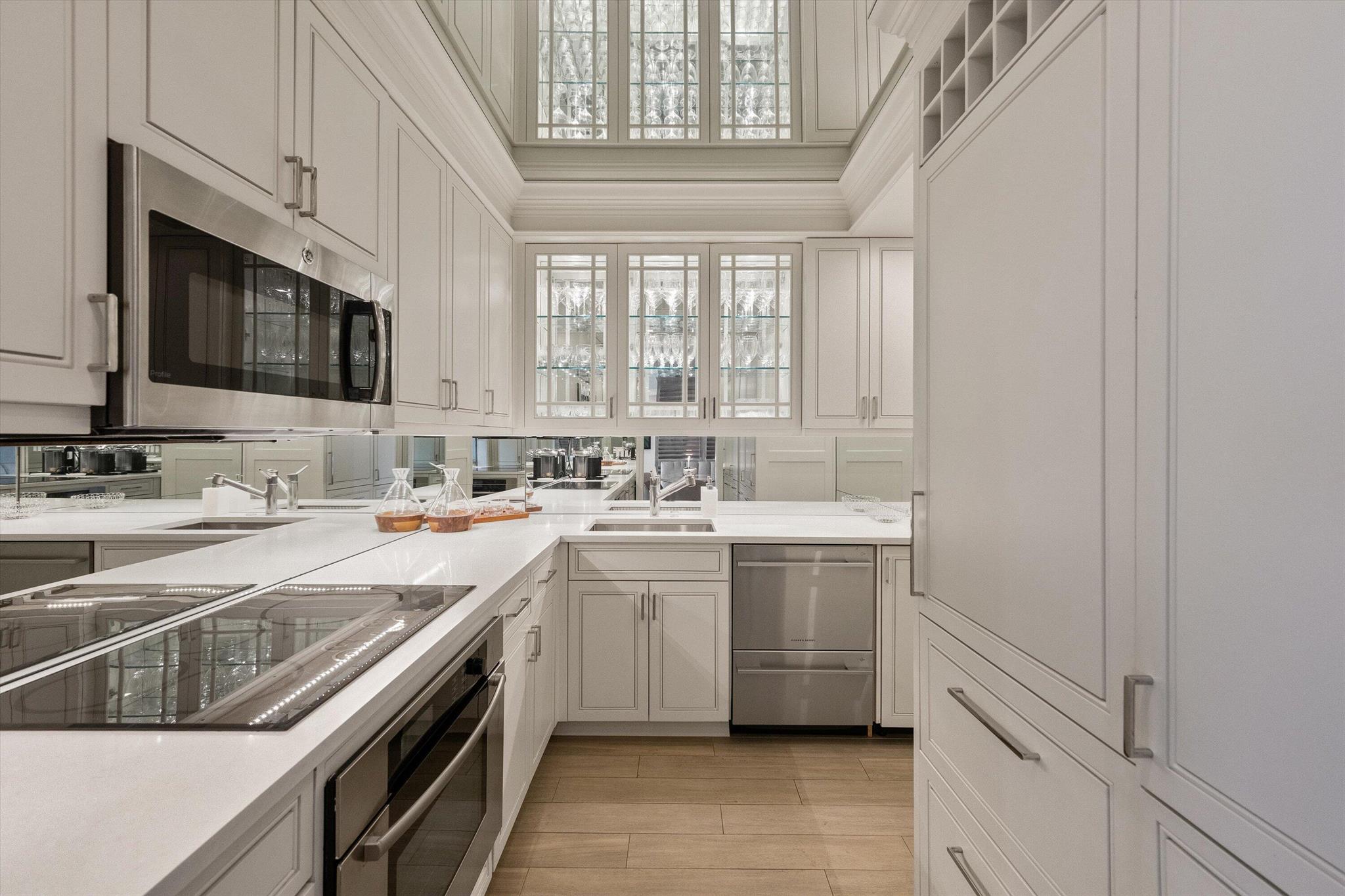 LAKE TOWERS COND UNIT 707 - Residential