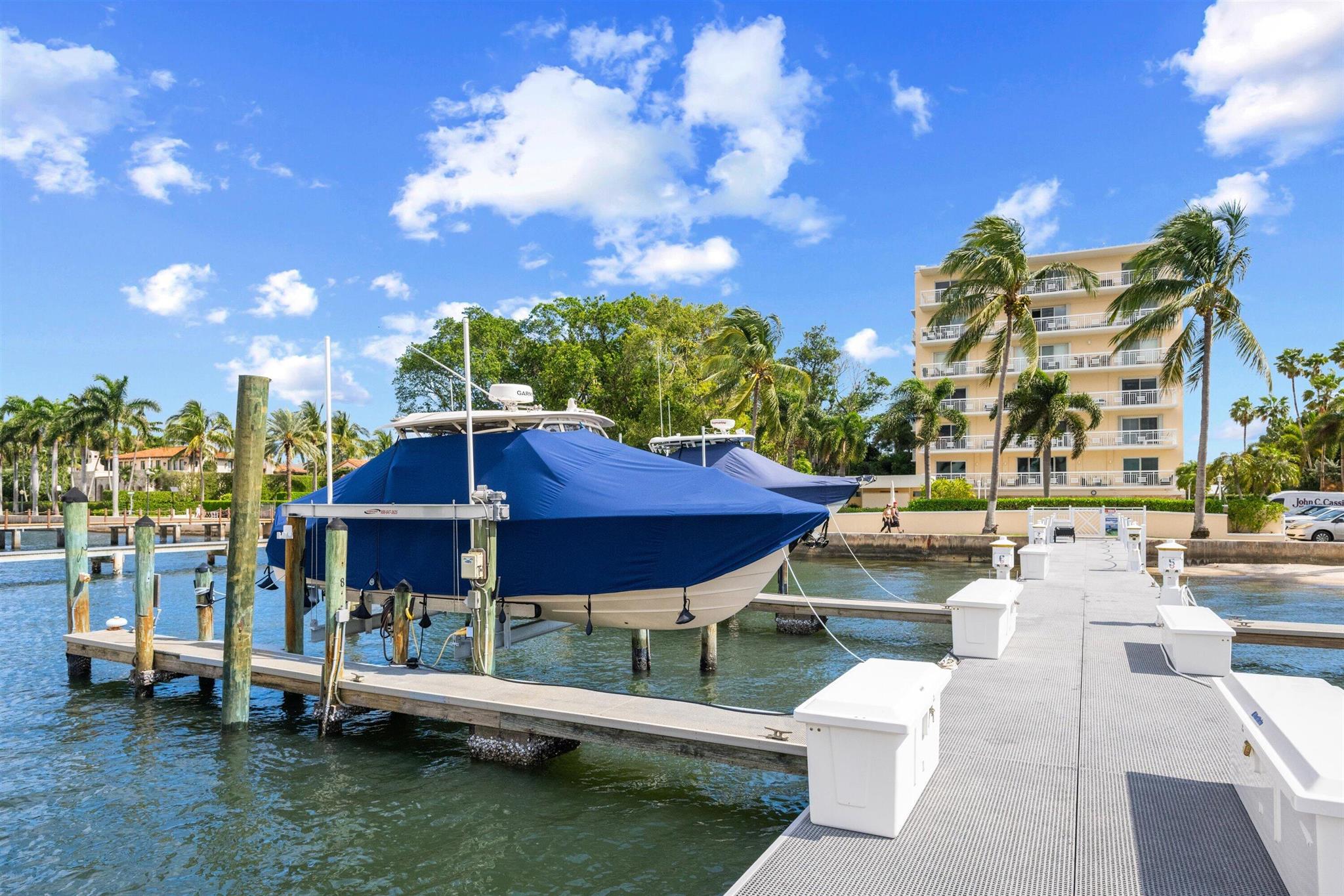 LAKE TOWERS COND UNIT 707 - Residential