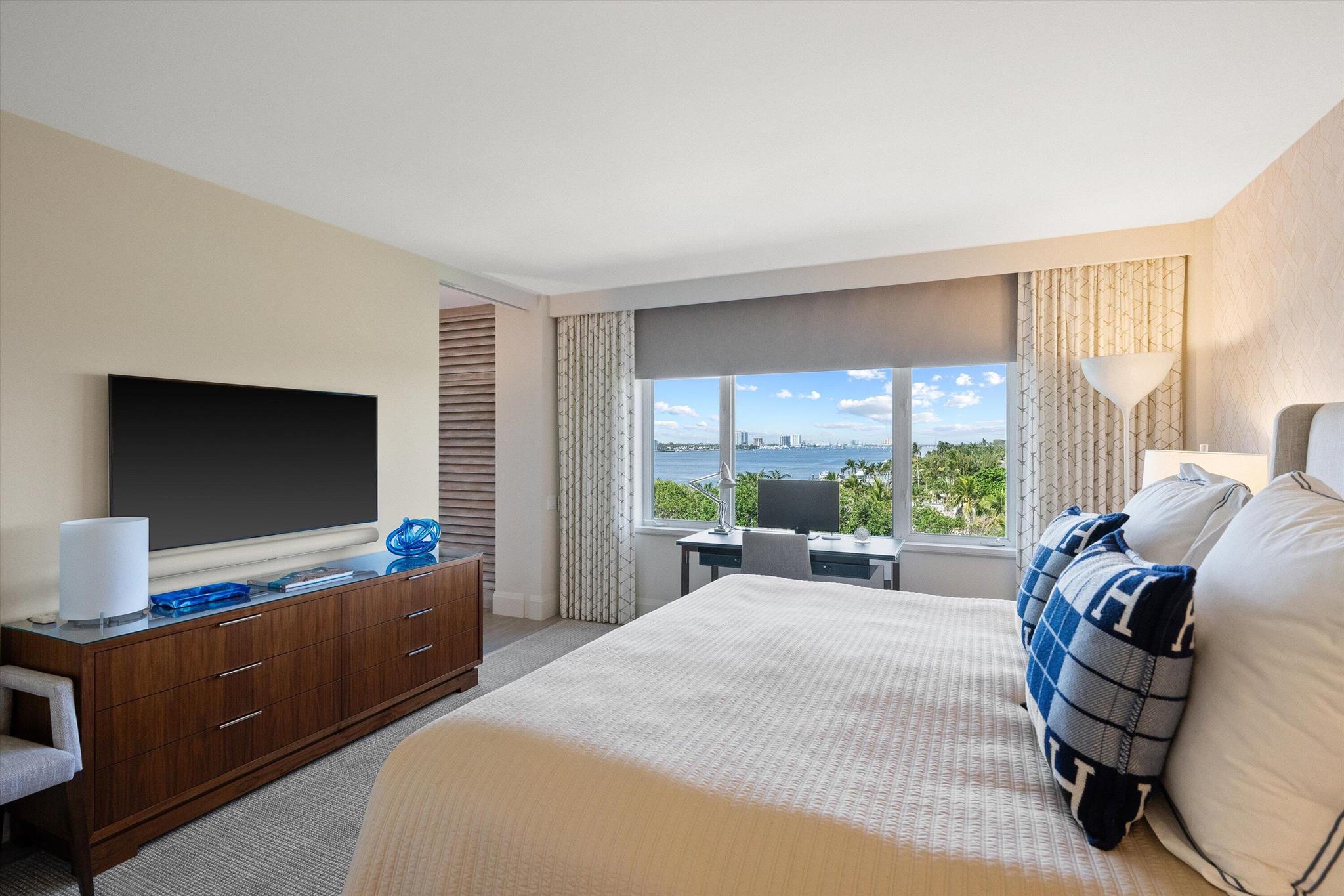 LAKE TOWERS COND UNIT 707 - Residential