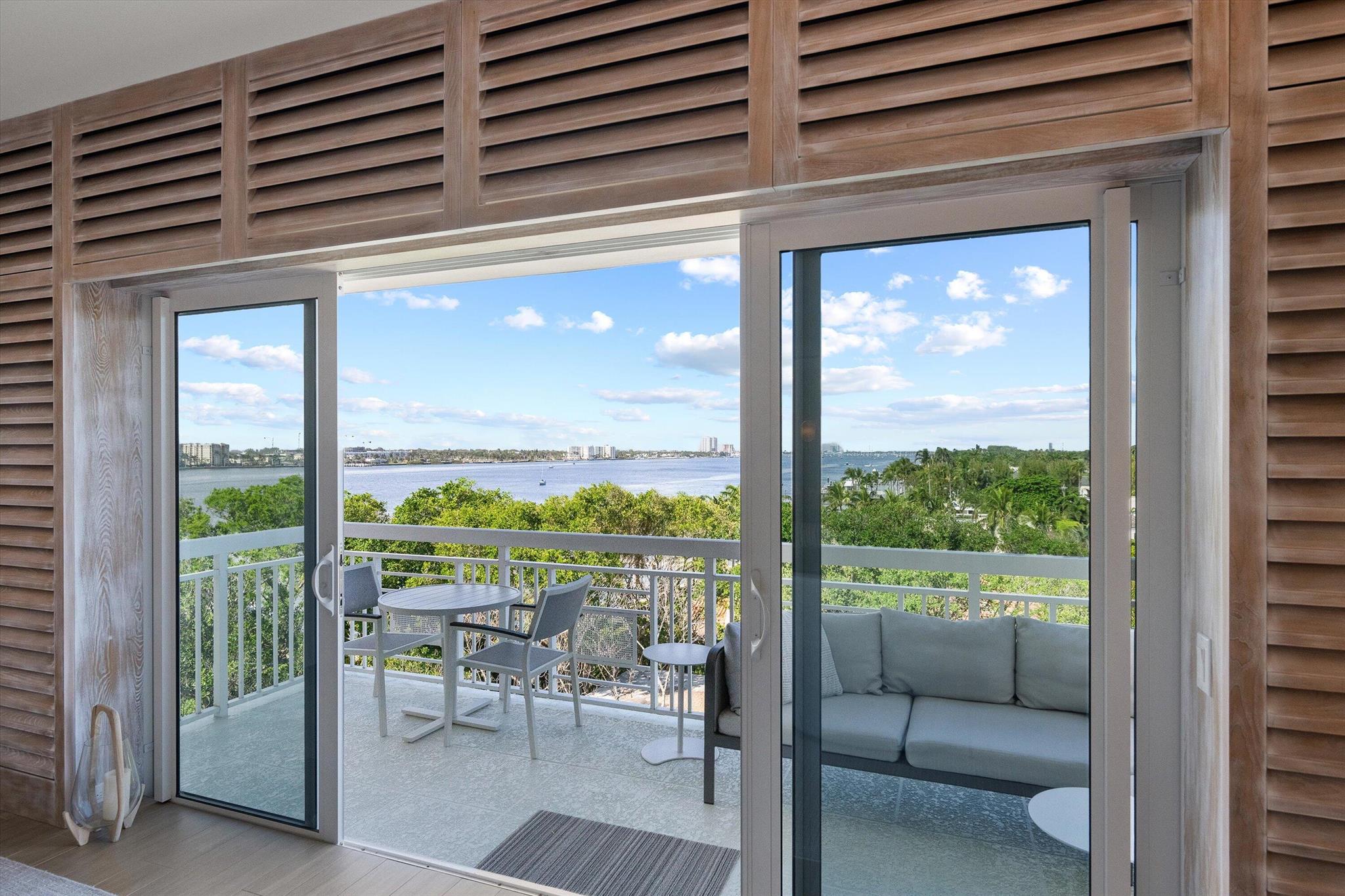 LAKE TOWERS COND UNIT 707 - Residential