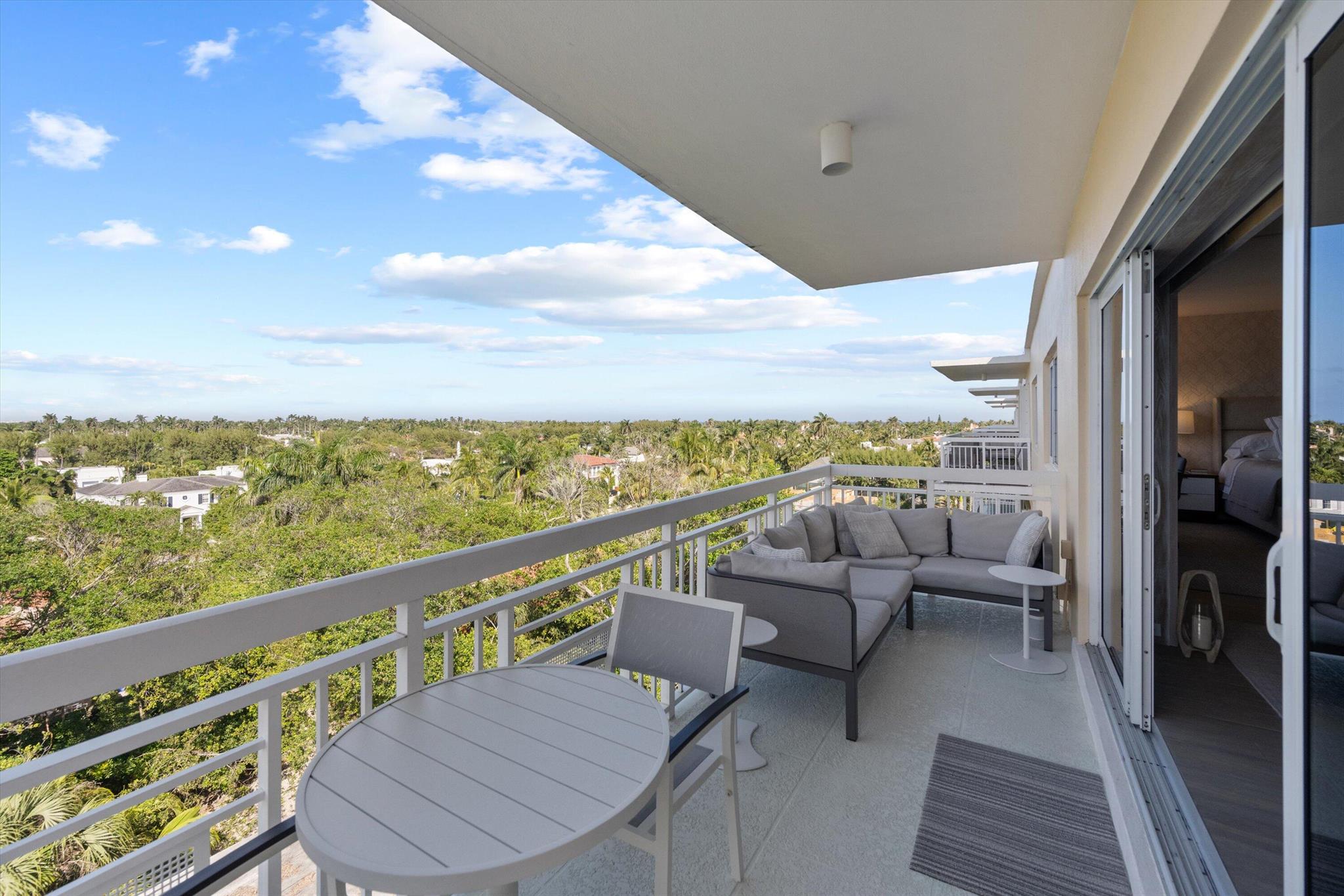 LAKE TOWERS COND UNIT 707 - Residential