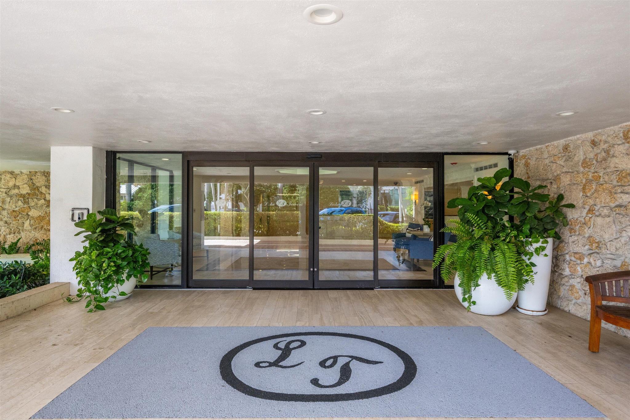 LAKE TOWERS COND UNIT 707 - Residential