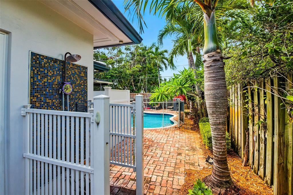 Floranada Ridge Sec A 30- - Residential