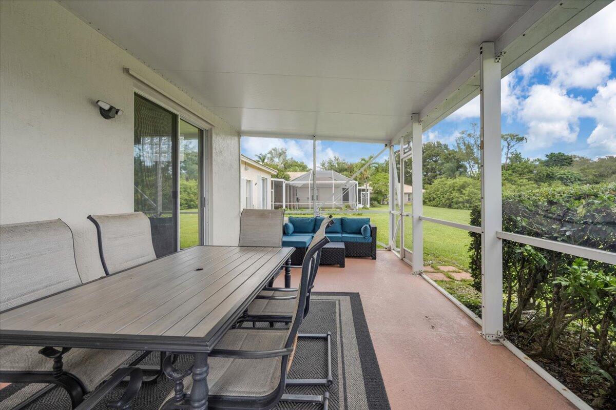 COUNTRY CLUB VIEWS - Residential