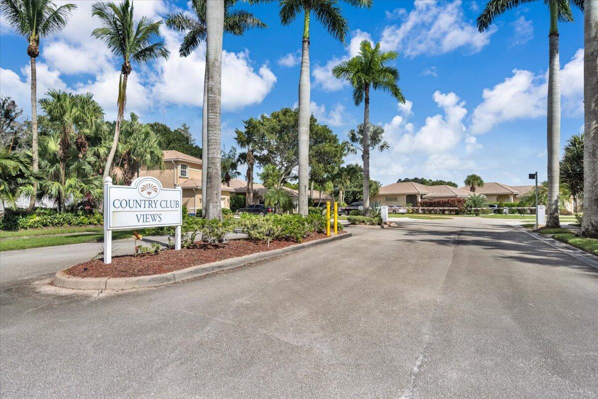 COUNTRY CLUB VIEWS - Residential