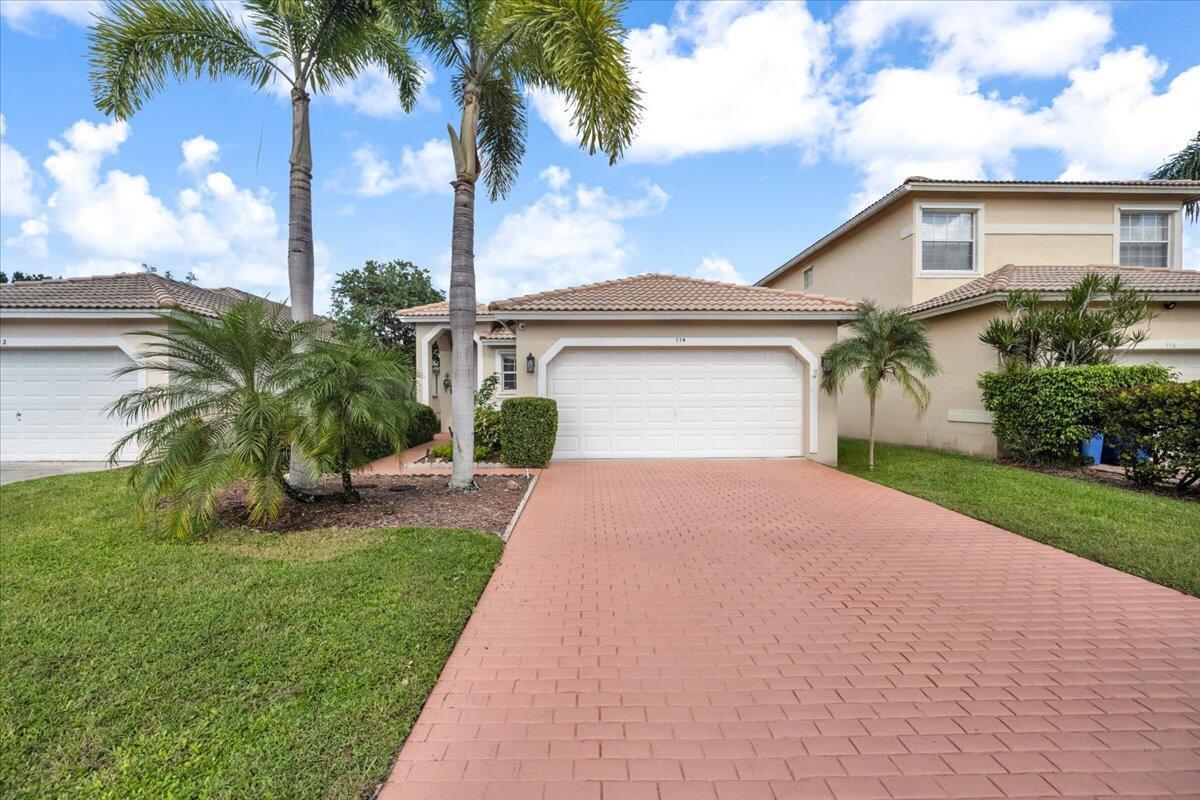 COUNTRY CLUB VIEWS - Residential