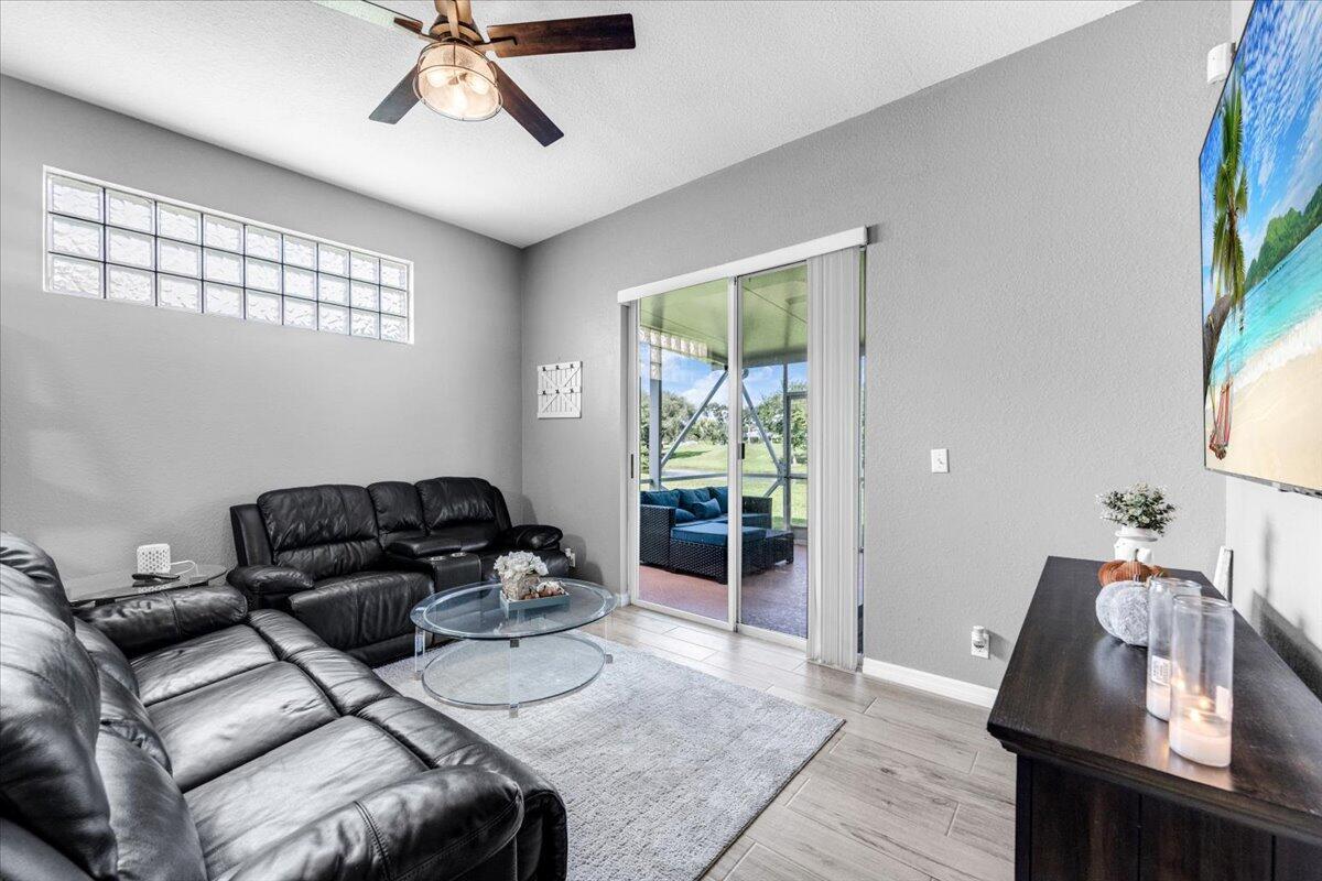 COUNTRY CLUB VIEWS - Residential