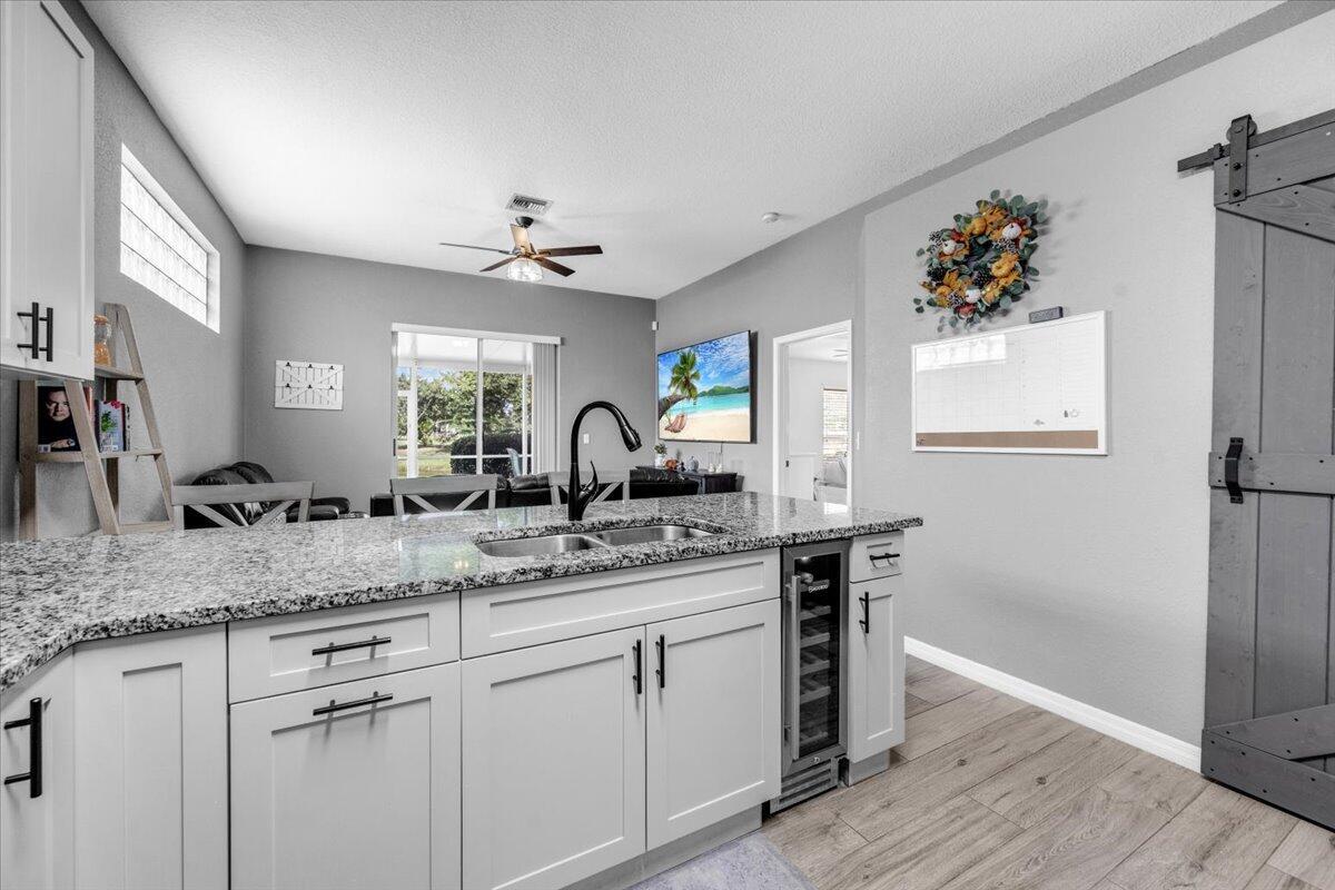 COUNTRY CLUB VIEWS - Residential