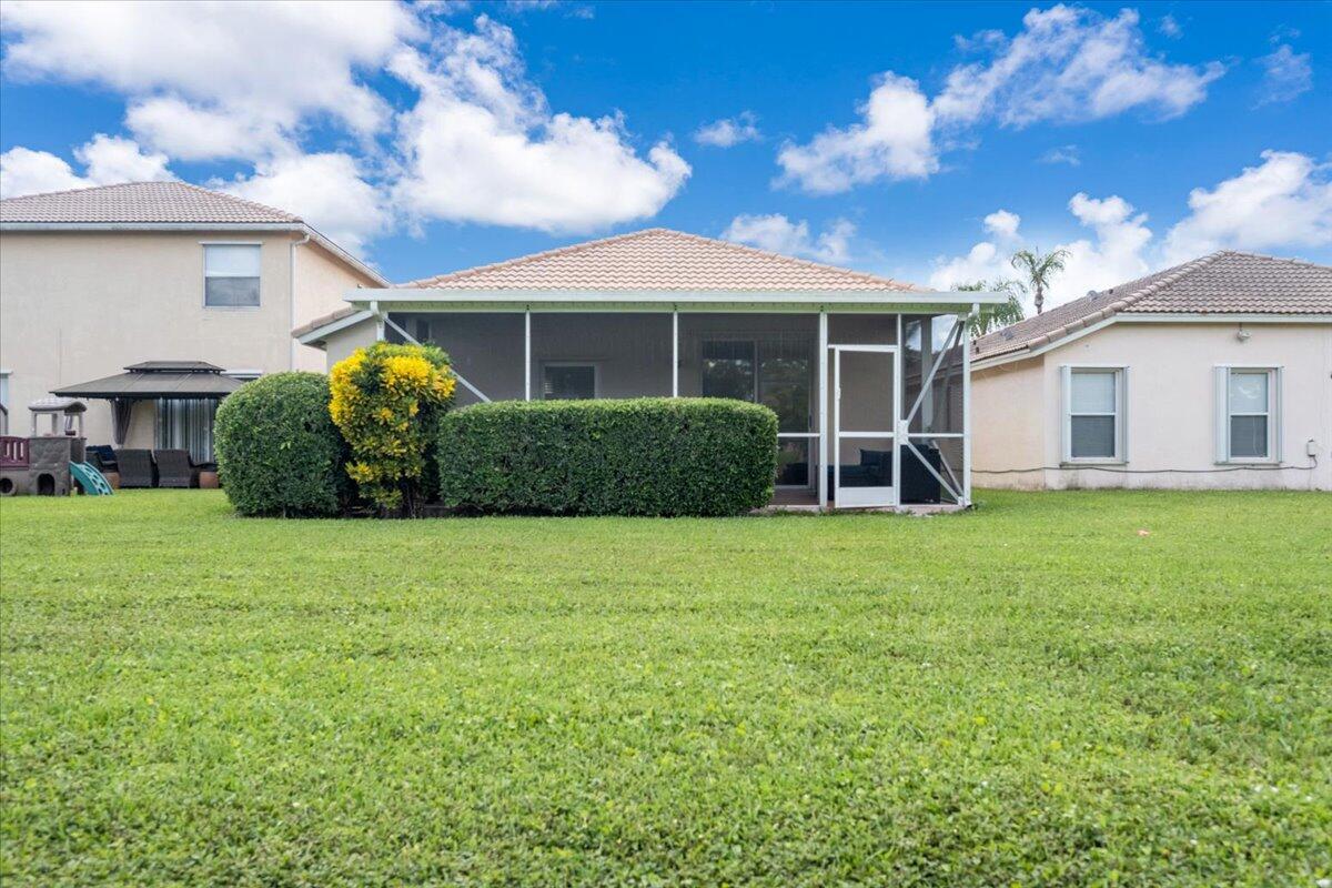 COUNTRY CLUB VIEWS - Residential