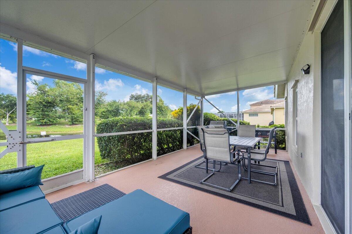 COUNTRY CLUB VIEWS - Residential