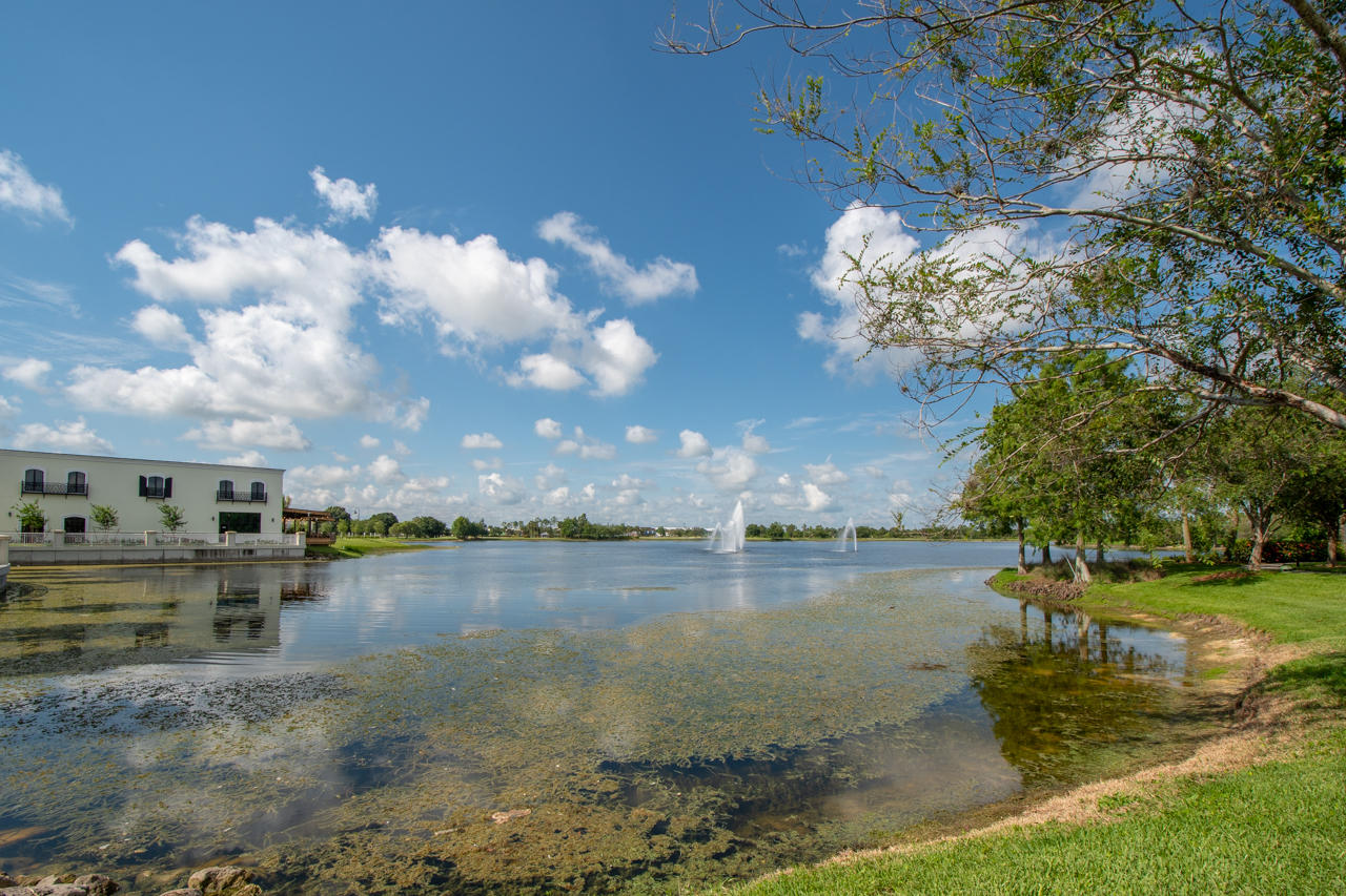 BEDFORD PARK - Residential Lease