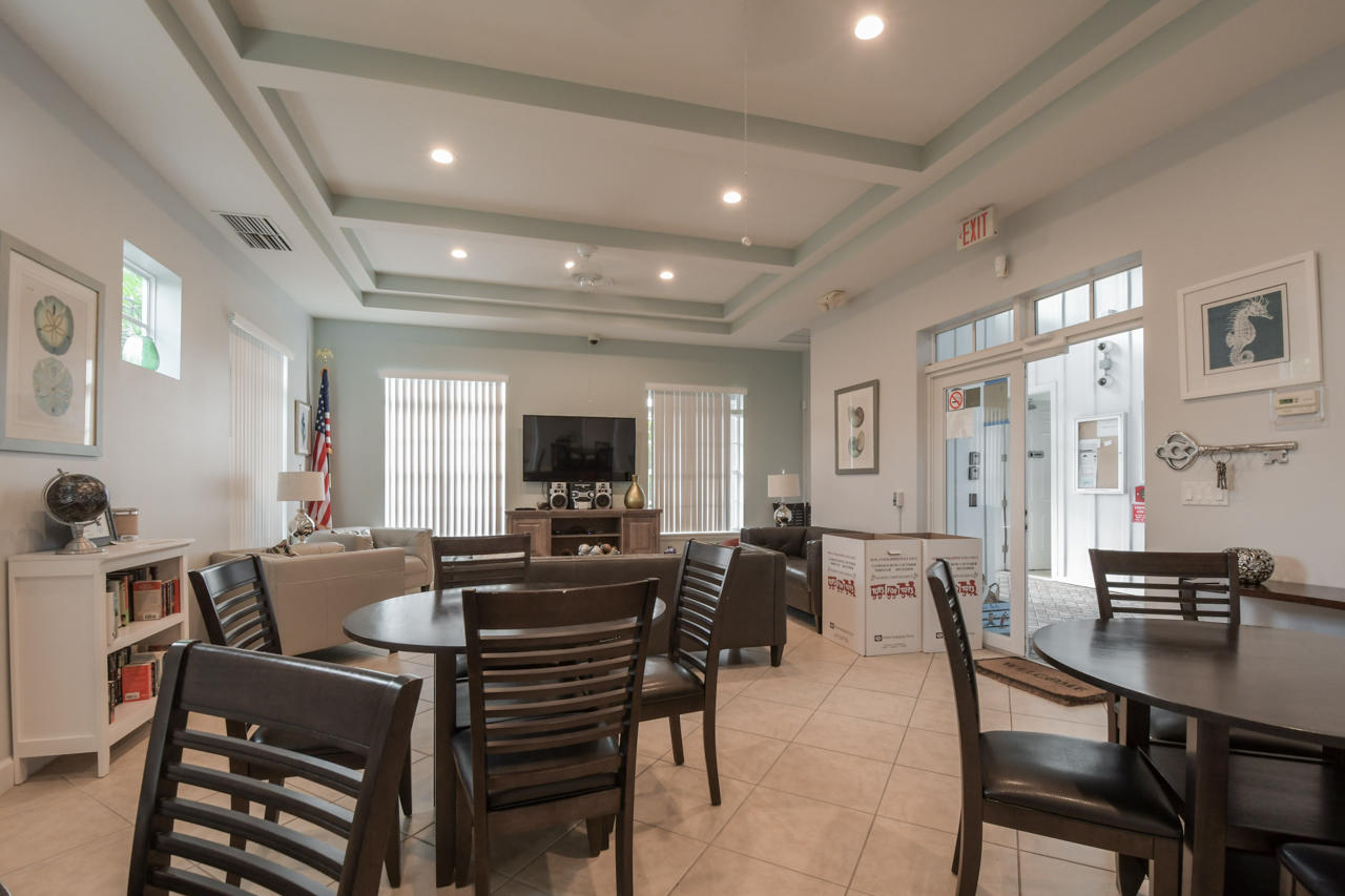 BEDFORD PARK - Residential Lease