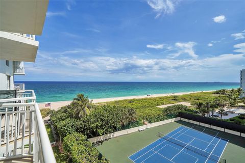 A home in Lauderdale By The Sea