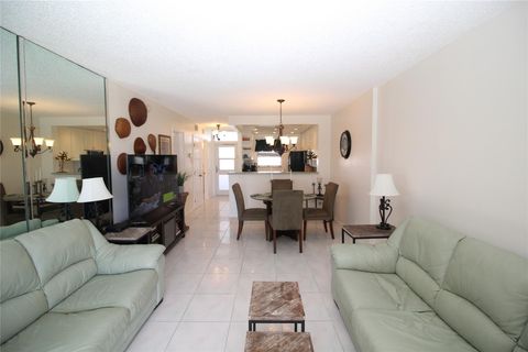 Condominium in Pompano Beach FL 1770 Ocean Blvd Blvd 6.jpg