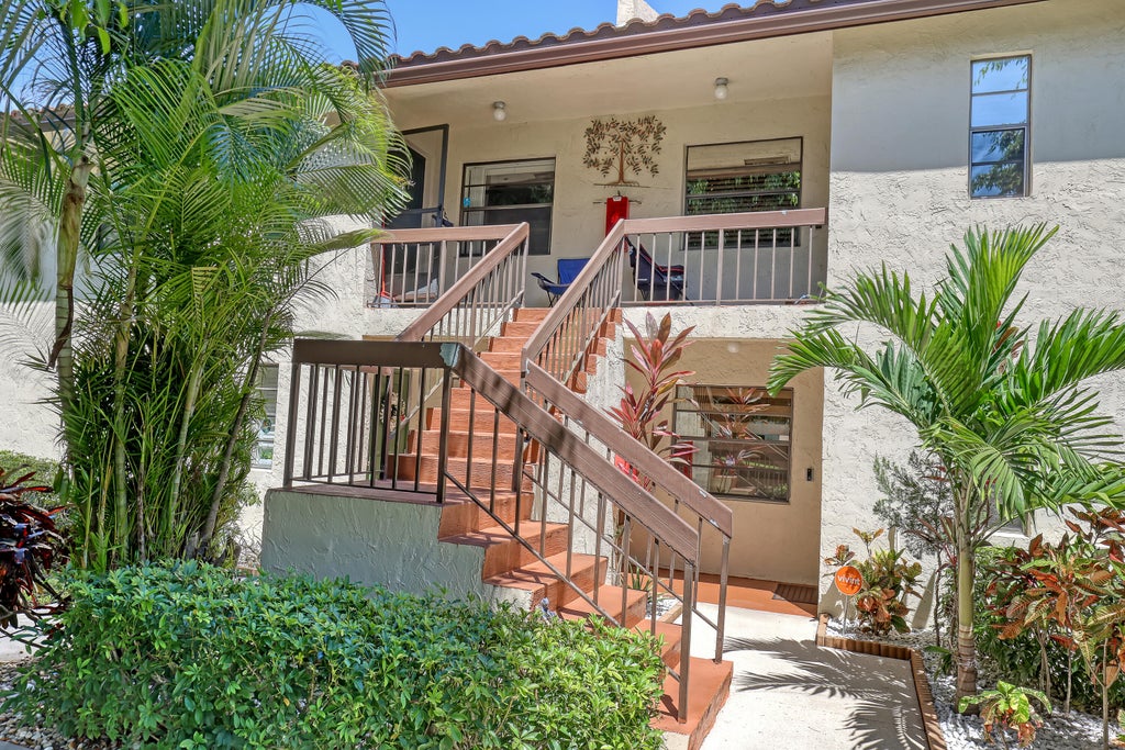 Photo of 21662 Arriba Real Real #44-D, Boca Raton, FL 33433 (MLS # B26056477)