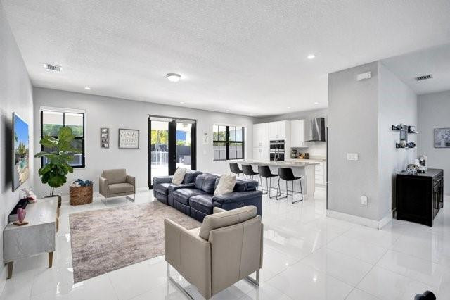 Century Gdns/Curby - Residential