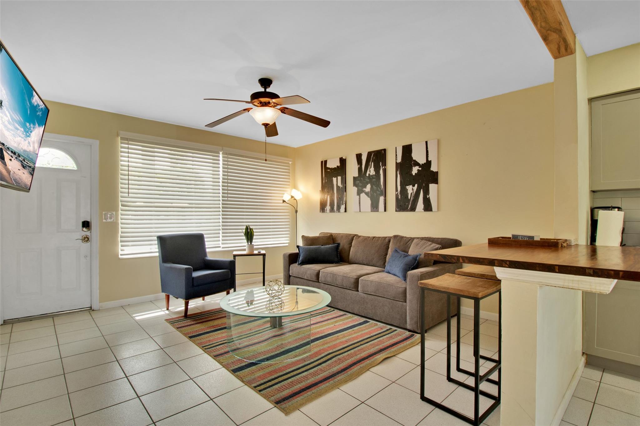 CHARMING 2 BEDS/1 BATH UNIT IN HALLANDALE BEACH. OPEN FLOOR PLAN, UPDATED KITCHEN WITH STAINLESS STEEL APPLIANCES, RENOVATED BATHROOM, WASHER/DRYER ON SITE. PRIVATE PATION. LARGE OPEN FENCED BACKYARD WITH SPECTACULAR LAKE VIEW. CENTRAL LOCATION CLOSE I-95, GULF STREAM PARK & CASINO, AVENTURA MALL, FLL AIRPORT, 5 MINUTES FROM THE BEACH! PETS WELCOMED! 4 PARKING SPACES. READY TO MOVE IN IMMEDIATELY! EASY TO SHOW. TEXT LISTING AGENT.