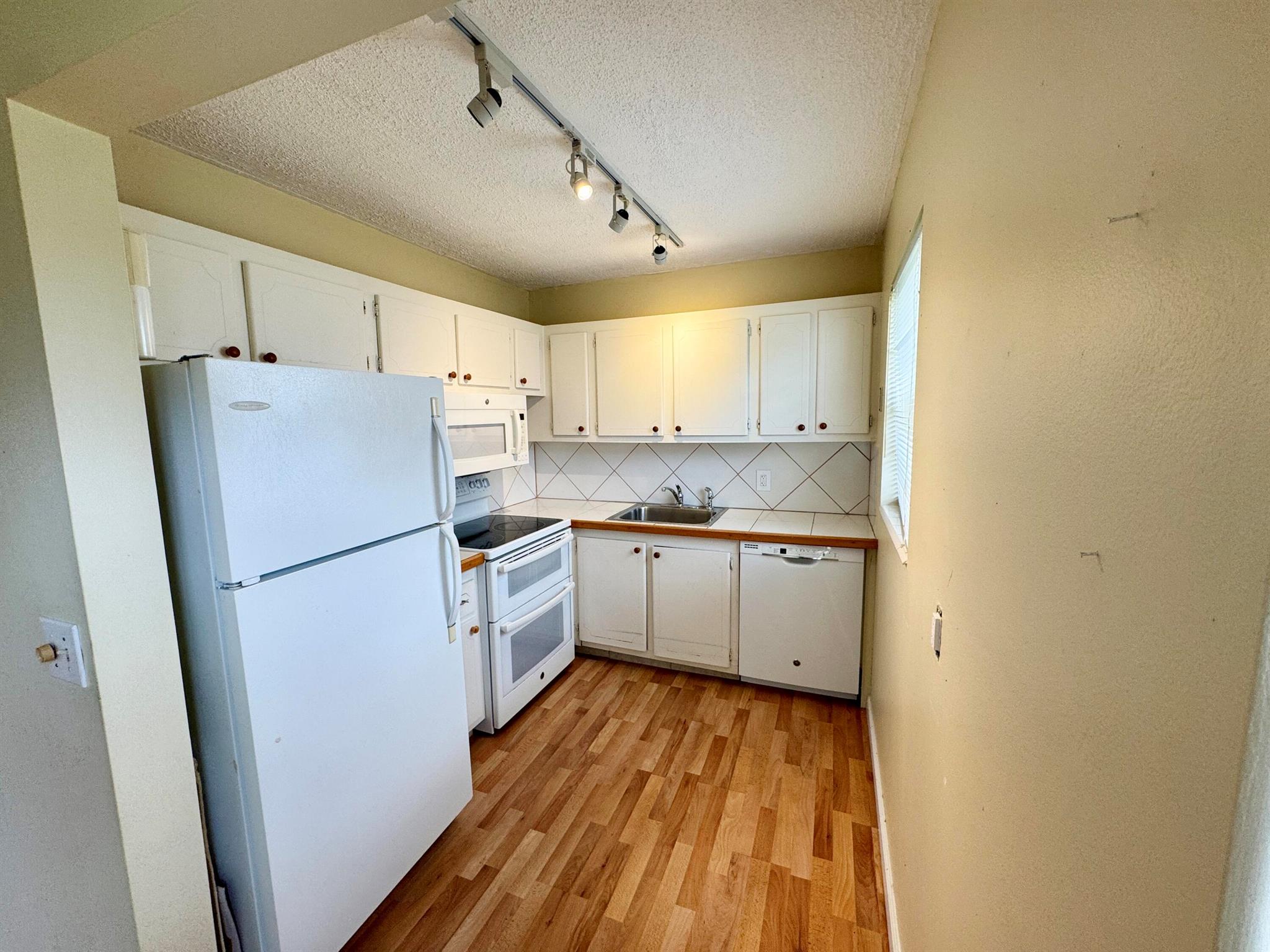 CHATHAM CONDOS - Residential