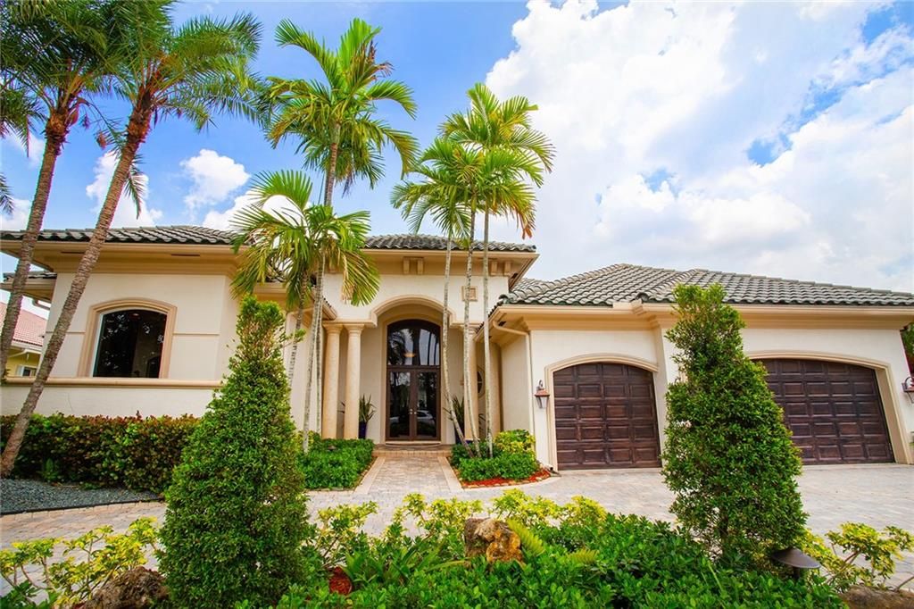 Photo of 10897 Canary Island Ct, Plantation, FL 33324 (MLS # F10378346)