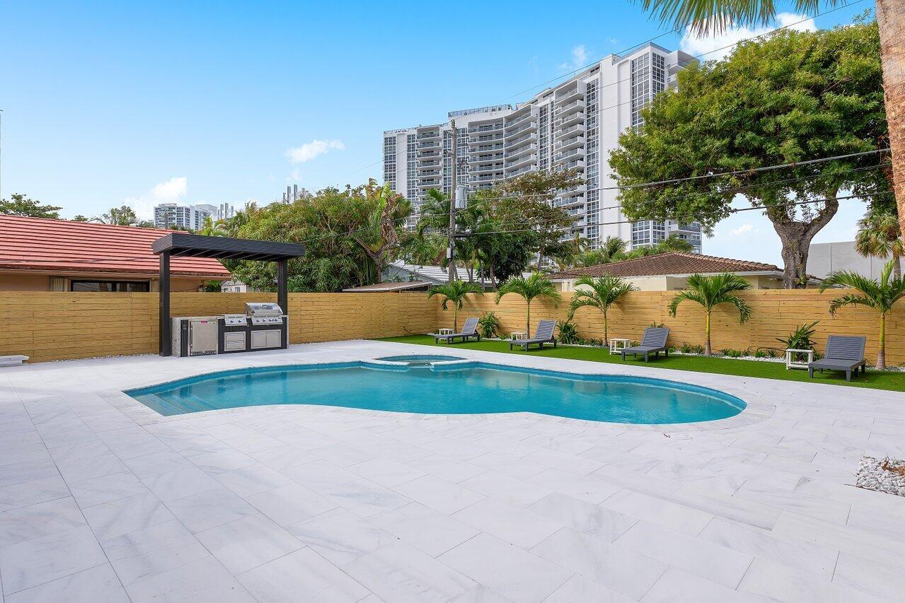 LAUDERDALE BEACH - Residential