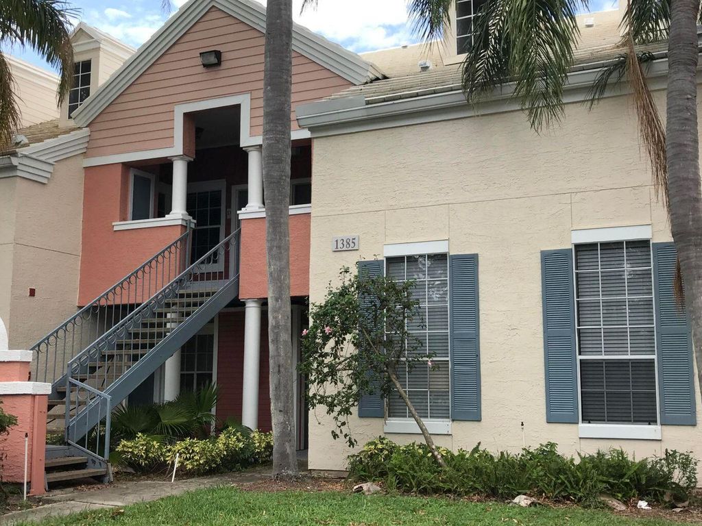 Photo of 1385 Crystal Way #M, Delray Beach, FL 33444 (MLS # R10931512)