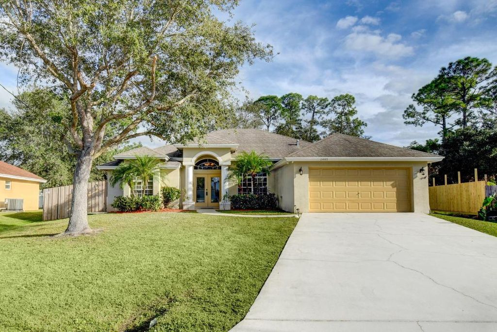 Photo of 2485 SW Madiera Street, Port Saint Lucie, FL 34953 (MLS # R10941744)