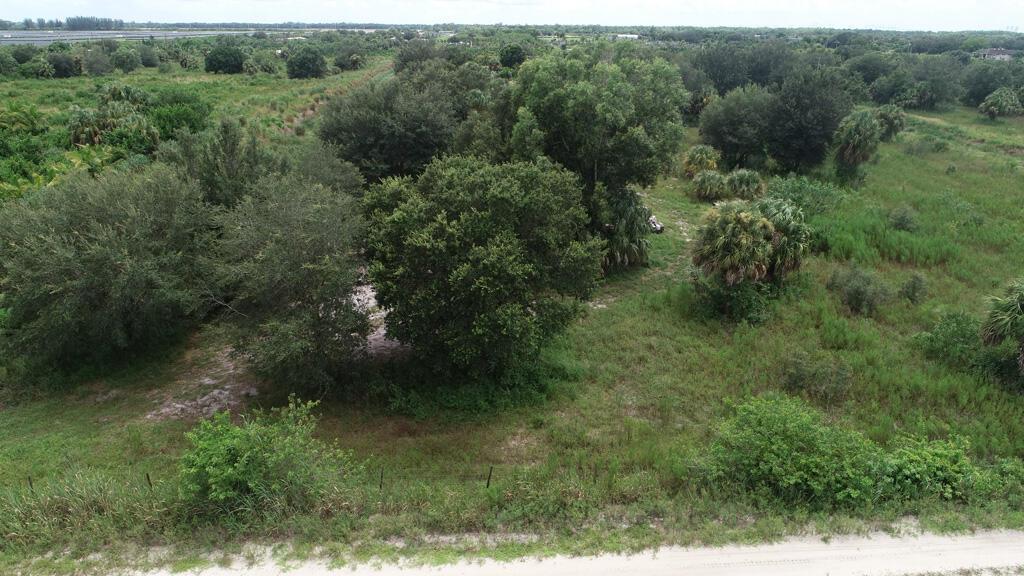 Lot--1890 Louise Street