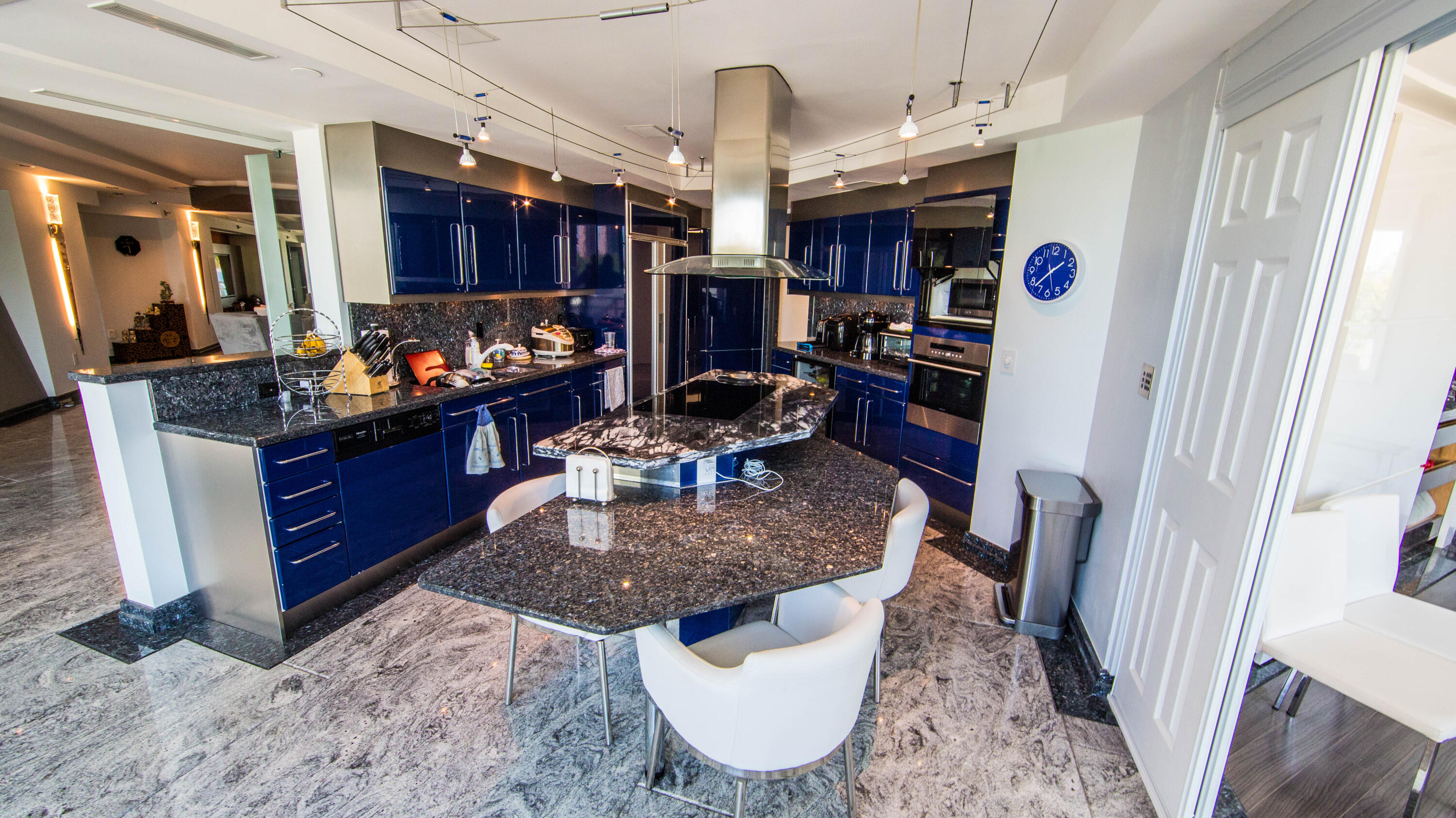 PRESIDENTIAL PLACE CONDO - Residential