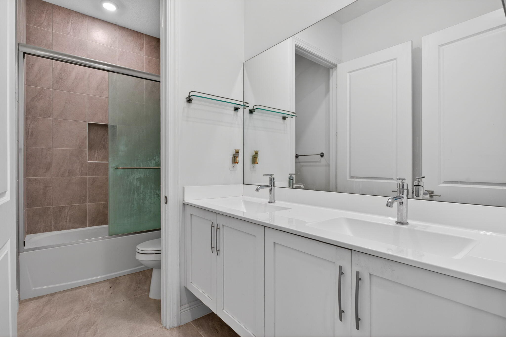 Parkland Bay 183-49 B - Residential