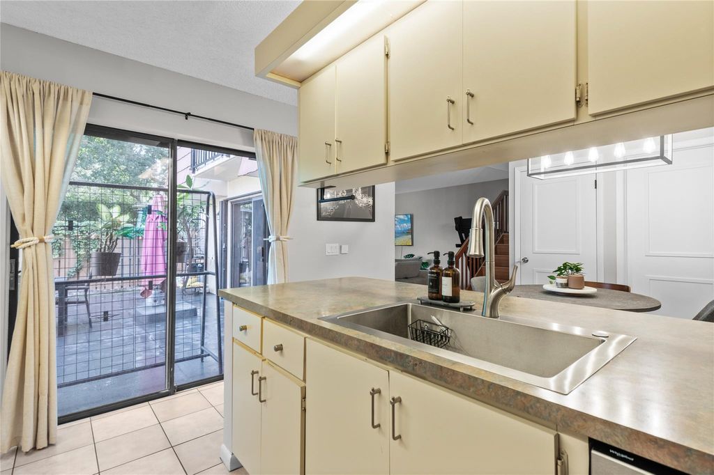 Photo of 413 Live Oak Lane #413, Boynton Beach, FL 33436 (MLS # F10513717)