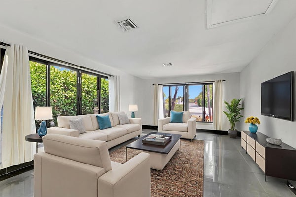 187 DUKE DR, LAKE WORTH BEACH, FL 33460 - Image 538b50e77d8ef96b5f062aeb708e2f7d/2384773320