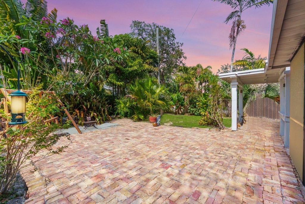 Photo of 1111 SW 5th Street, Boca Raton, FL 33486 (MLS # R10987220)