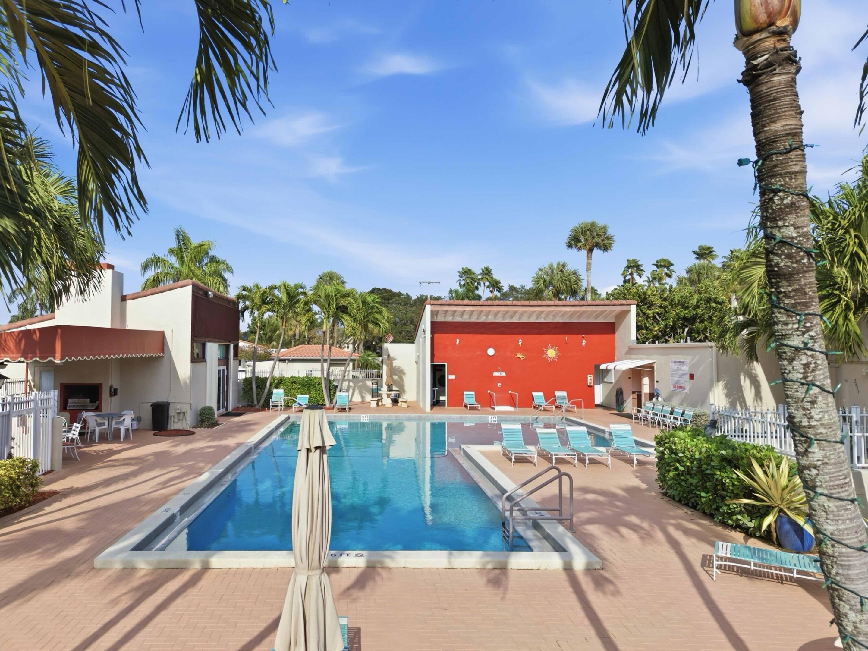 BOUNDBROOK CONDO S - Residential