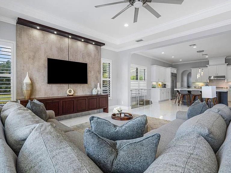 Oaks At Boca Raton - Residential Lease