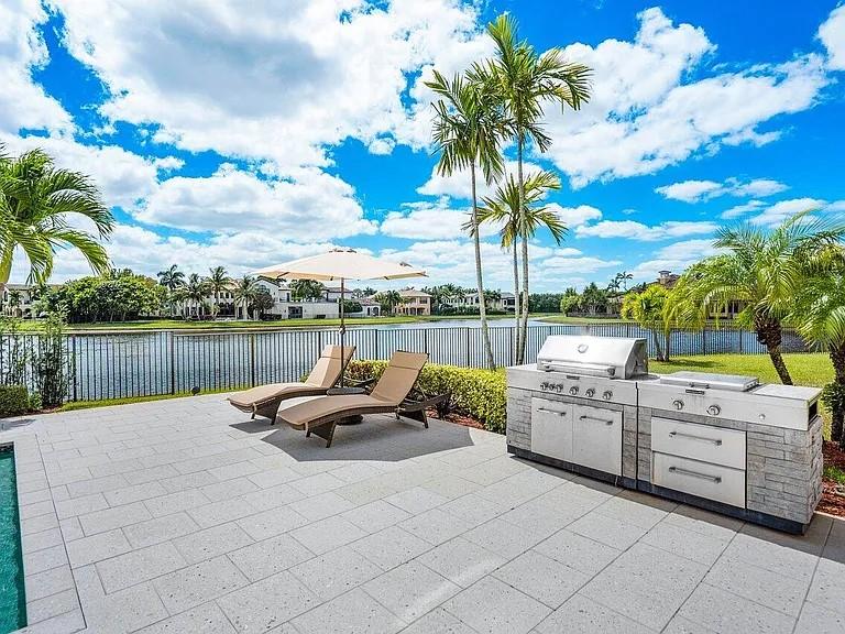 Oaks At Boca Raton - Residential Lease