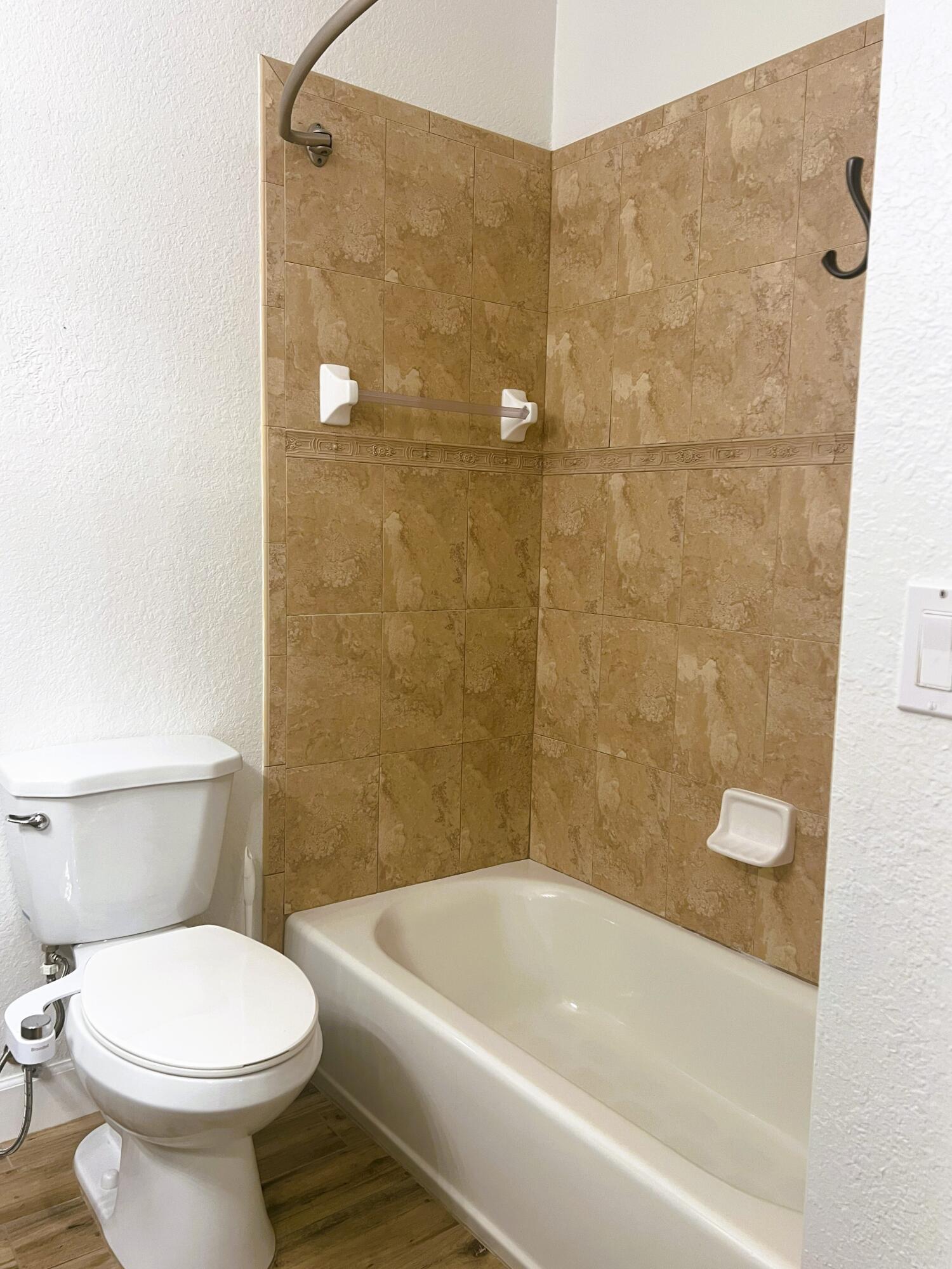 GATOR TRACE - Residential Lease