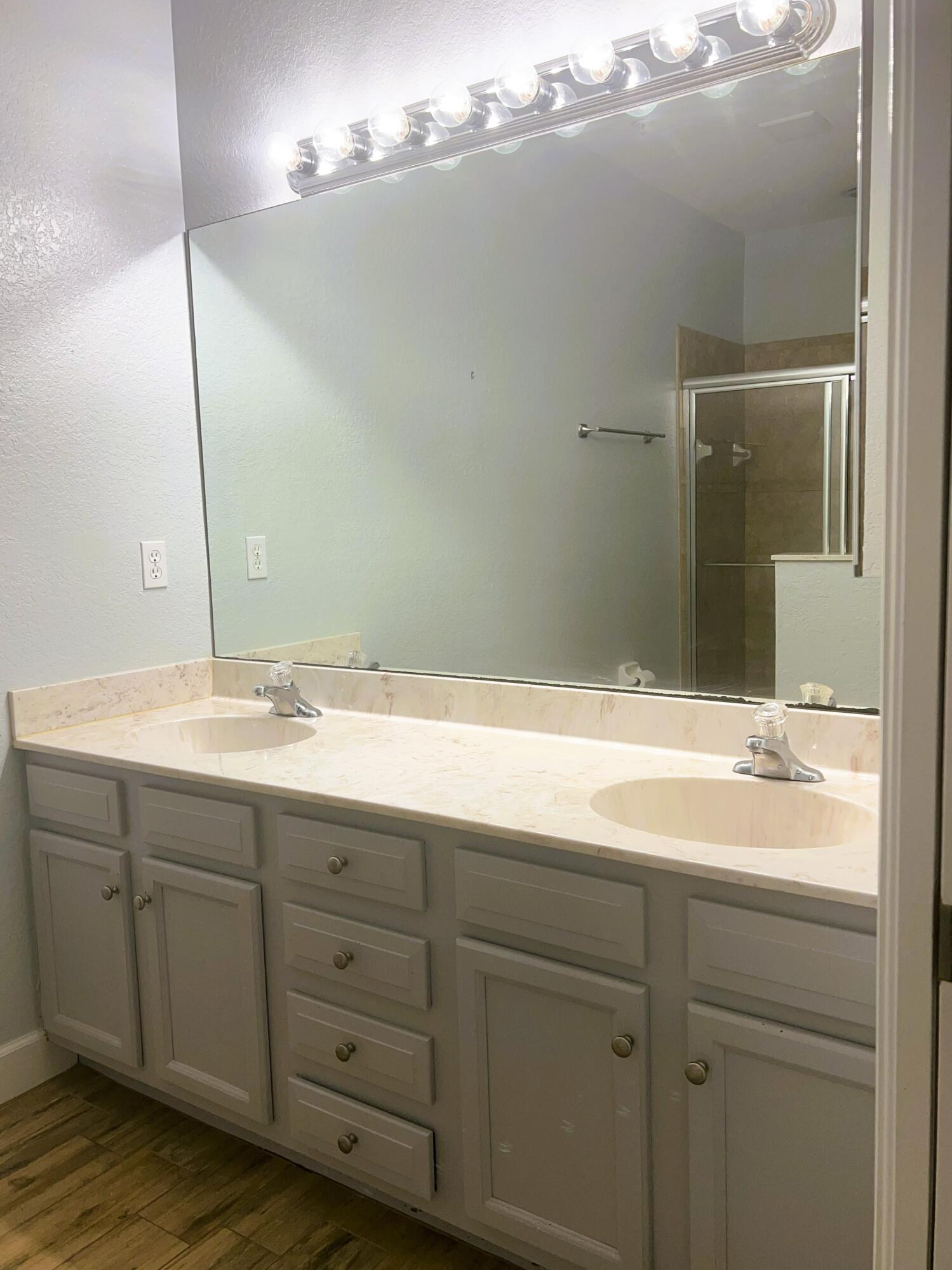 GATOR TRACE - Residential Lease