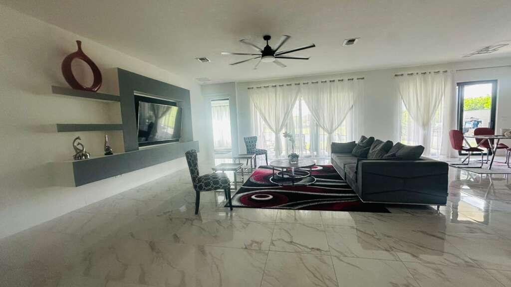 CRESSWIND PALM BEACH - Residential