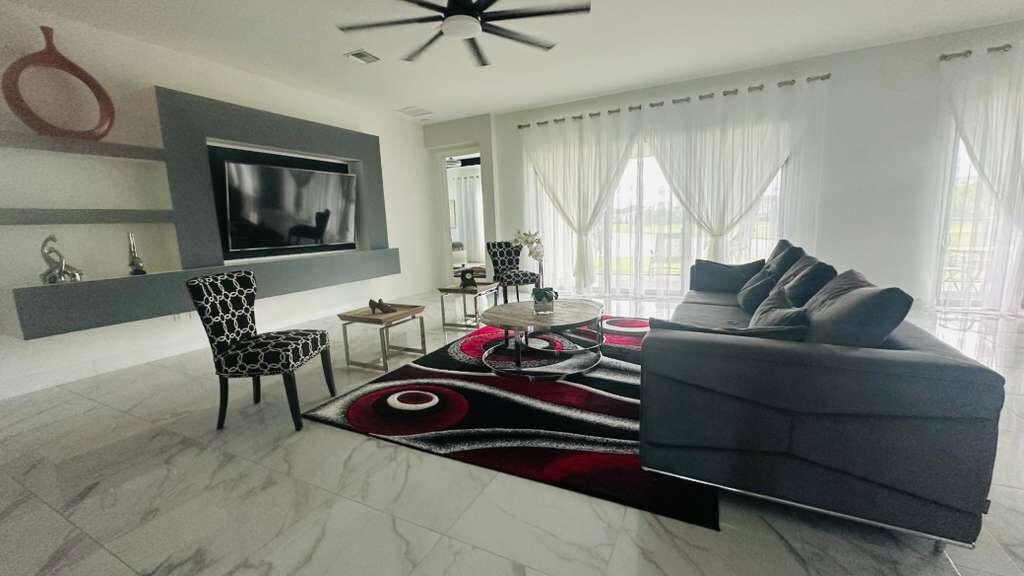 CRESSWIND PALM BEACH - Residential