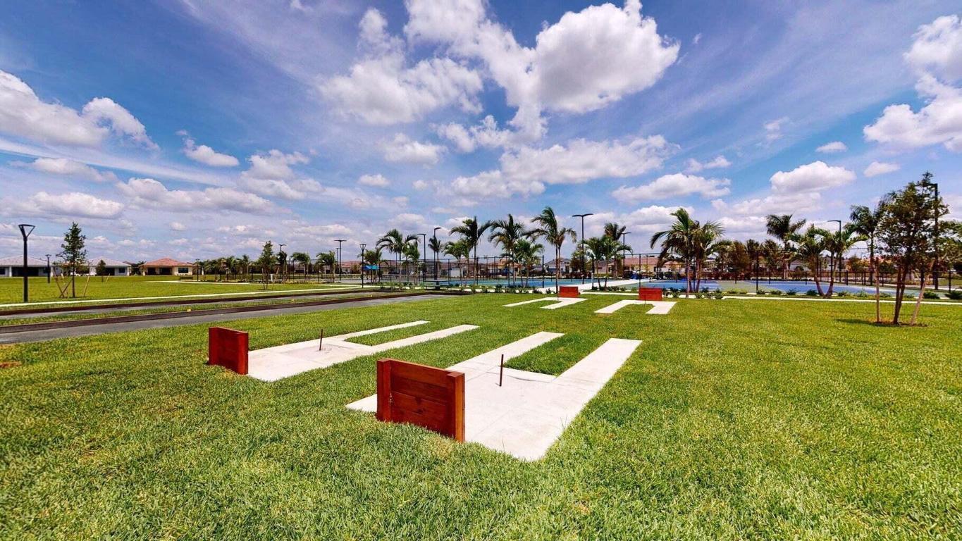 CRESSWIND PALM BEACH - Residential